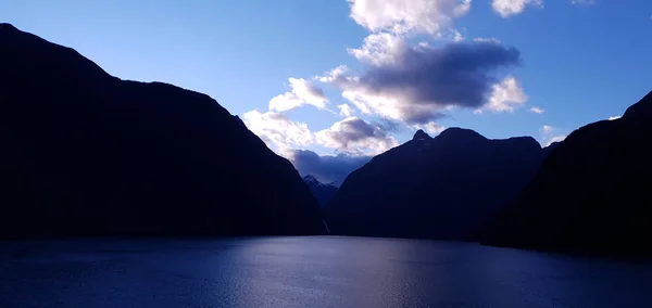 Majestic Mountains Dramatic Waterfalls Milford Sound Doubtful Sound Fjord New — Stock Photo, Image