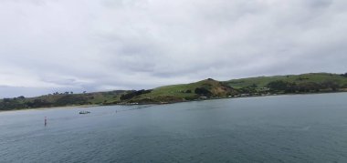 Dunedin, Otago / Yeni Zelanda - 29 Aralık 2019: Dunedin şehri Yeni Zelanda ve kırsal alanlarının Görkemli Sahil Manzarası