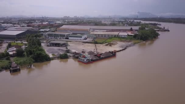 Kuching Sarawak Malezya Kasım 2019 Sarawak Nehri Boyunca Uzanan Köprünün — Stok video