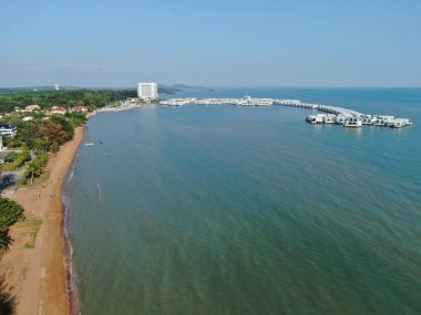 Port Dickson, Negeri Sembilan / Malezya - 25 Ocak 2020: Hibiscus çiçeği ve damga şeklinde oteller ve tatil beldeleri