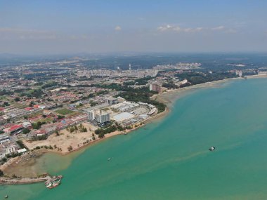 Port Dickson, Negeri Sembilan / Malezya - 25 Ocak 2020: Hibiscus çiçeği ve damga şeklinde oteller ve tatil beldeleri