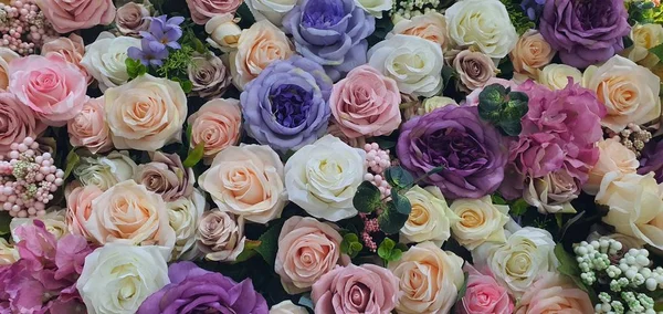 Kuching, Sarawak / Malezya - 2 Şubat 2020: Sevgililer Günü Çiçekleri ve Dekorasyonları