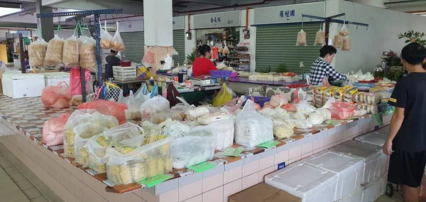 Kuching Sarawak Malasia Febrero 2020 Mercado Húmedo Stutong Con Muchos —  Fotos de Stock