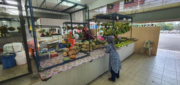 Kuching Sarawak Malasia Febrero 2020 Mercado Húmedo Stutong Con Muchos —  Fotos de Stock