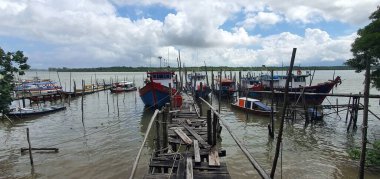 Telaga Air, Sarawak / Malezya - 15 Mart 2020: Telaga Air 'in Güzel Balıkçı Köyü