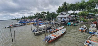 Telaga Air, Sarawak / Malezya - 15 Mart 2020: Telaga Air 'in Güzel Balıkçı Köyü