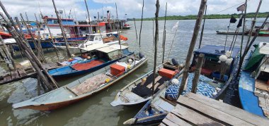 Telaga Air, Sarawak / Malezya - 15 Mart 2020: Telaga Air 'in Güzel Balıkçı Köyü