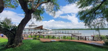 Telaga Air, Sarawak / Malezya - 15 Mart 2020: Telaga Air 'in Güzel Balıkçı Köyü