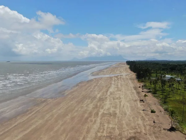 婆罗洲沙捞越特罗姆博黄金海岸 — 图库照片