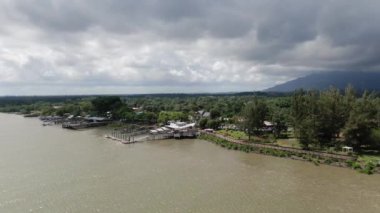 Telaga Air, Sarawak / Malezya - 15 Mart 2020: Telaga Air 'in Güzel Balıkçı Köyü