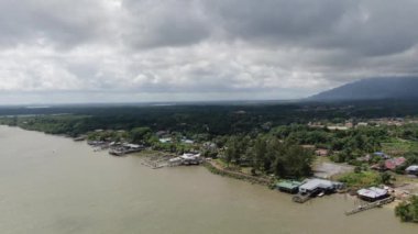 Telaga Air, Sarawak / Malezya - 15 Mart 2020: Telaga Air 'in Güzel Balıkçı Köyü