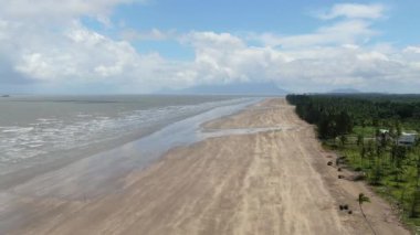 Trombol 'un Altın Plajı, Sarawak, Borneo Adası