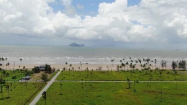 Trombol 'un Altın Plajı, Sarawak, Borneo Adası