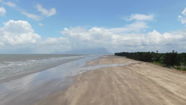 Playa Dorada Trombol Sarawak Isla Borneo — Vídeo de stock