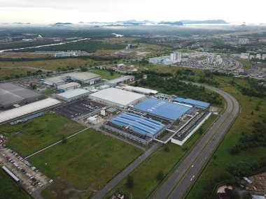 Kuching, Sarawak / Malezya - 26 Mart 2020: Samajaya Endüstriyel Bölgesi ve Tabuan Sükuneti ticari alanı, apartman dairesi ve konutları