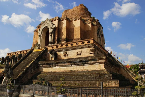 Wat Chedi Luang Chiangmai Thailand — Stockfoto