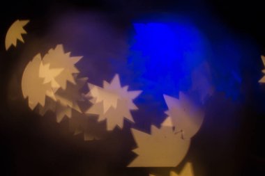 Şenlikli bir kaleydoskop, parlak bir ışık ve parlama. Soyut Yarışması