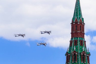 Rusya, Moskova, 7 Mayıs 2016 - prova geçit üzerinde kırmızı Squi