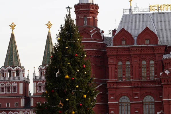 Россия, Москва, Рождественские елки в центре — стоковое фото