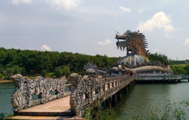 Hue, Vietnam - 1 Nisan 2018: Vietnam 'da Terk Edilmiş Su Parkı