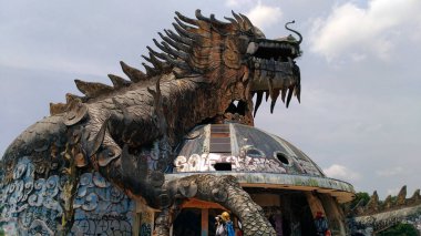 Hue, Vietnam - 1 Nisan 2018: Vietnam 'da Terk Edilmiş Su Parkı