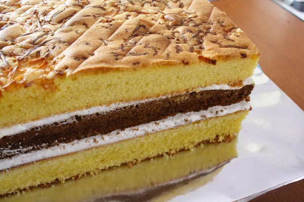 Házi Készítésű Ízletes Torta Krémmel Csokoládéval Sajttal — Stock Fotó