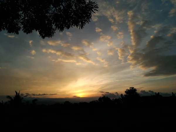 Утро Чистым Небом Удивительным Восходом Солнца — стоковое фото