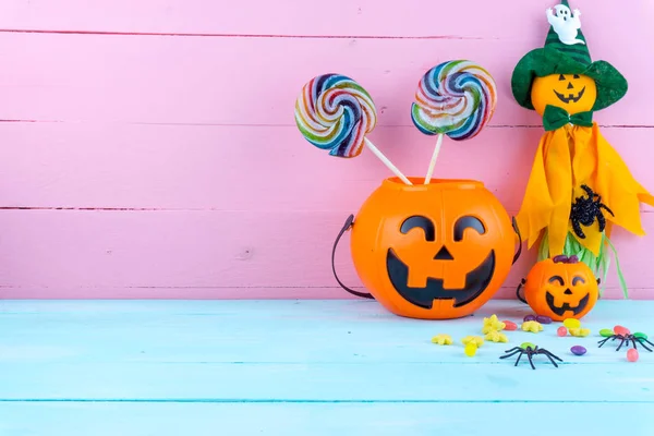 Trick or Treat - Halloween Jack o 'lanterne, bonbons et arc en ciel lo — Photo