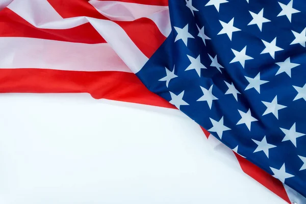 Yhdysvaltain lippu valkoisella pohjalla. USA Memorial päivä, Vete — kuvapankkivalokuva