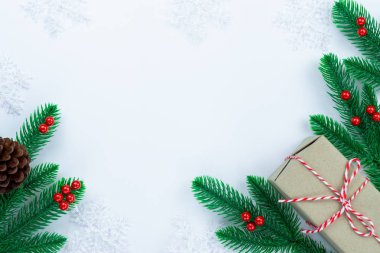Noel kompozisyonu, kırmızı ve altın noel manzarası
