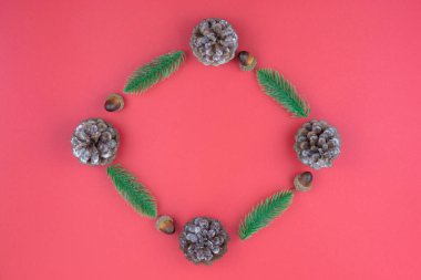 Noel kompozisyonu, kırmızı Noel dekorasyonunun üst görüntüsü