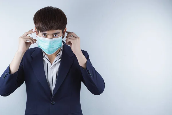 Biznesmen Masce Ochronnej Przed Koronawirusem Zimnem Koncepcja Koronawirusu Zanieczyszczenia Powietrza — Zdjęcie stockowe