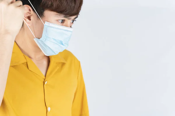 Asiatischer Gutaussehender Glücklicher Hipster Mann Mit Medizinischer Schutzmaske Zum Schutz — Stockfoto