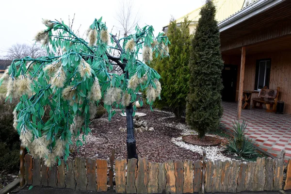 Albero Creato Artificialmente Con Lunghi Rami Fiori — Foto Stock