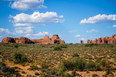 Utah 'ın güneyindeki muhteşem Arches Ulusal Parkı' na bir göz atalım..