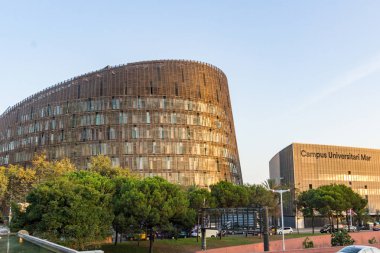 Barselona, Katalonya / İspanya - 9 Eylül 2016: Pompeu Fabra Üniversitesi 'nin bir parçası olan Prbb binasının manzarası