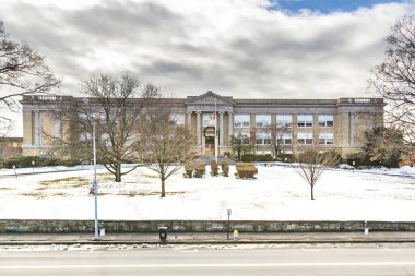 Kingston, Ny / ABD - 31 Aralık 2015: Kingston Lisesi 'nin ikonik manzarası 