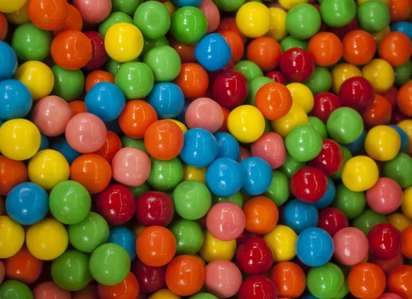 Круглые красочные конфеты с драже — стоковое фото