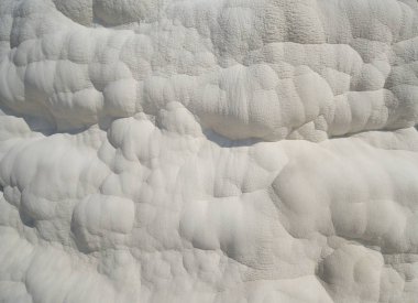 Şaşırtıcı travertenleri Pamukkale (pamuk Kalesi), Türkiye'nin içinde. UNESCO Dünya Mirası