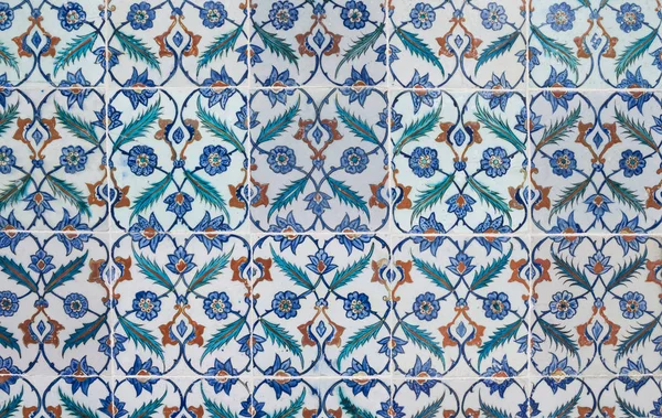 Handmade Turkish Tiles with floral patterns — Stock Photo, Image