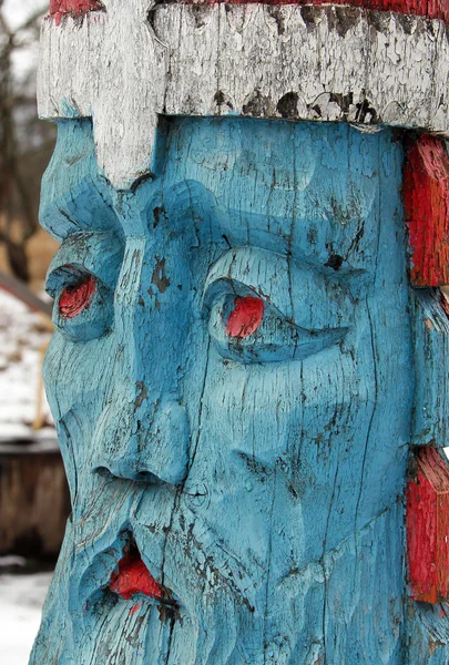 Drewniane twarz niebieski — Zdjęcie stockowe
