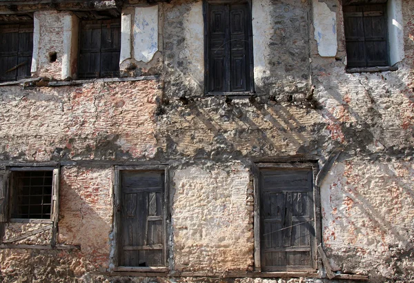 Verlassenes altes Lehmhaus in der Geisterstadt Kajakoy (Türkei) — Stockfoto