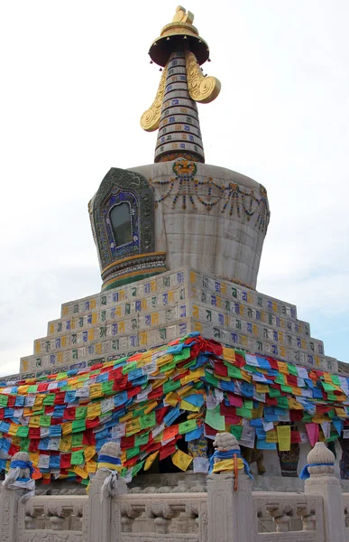 Buddhist stupa in Dazhao Monastery in Hohhot, Inner Mongolia, Ch — Stock Photo, Image