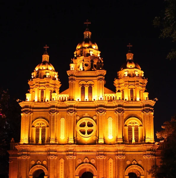 王府井カテーテルとしても知られている聖ヨセフ教会の夜景 — ストック写真