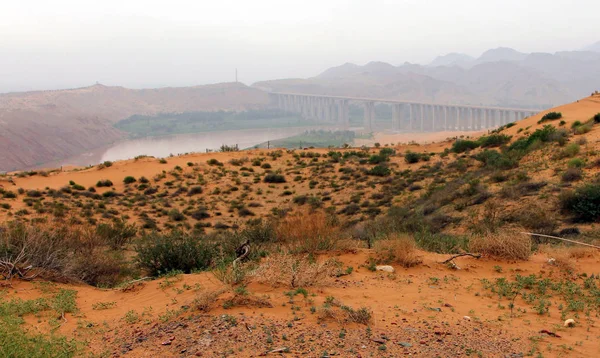 Tengger пустеля на тлі Хуанхе (Хуан He), Shapo — стокове фото