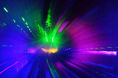 Bund gezi tünel Huangpu Nehri altında Shangh biridir