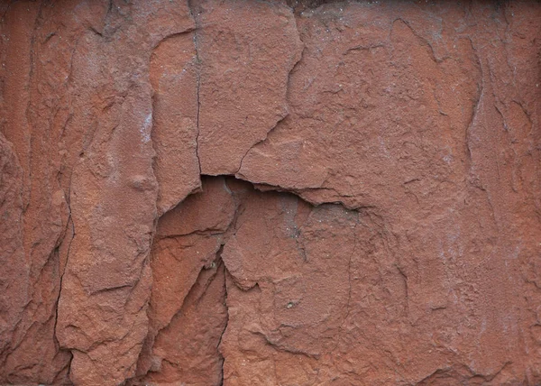 Kırmızı tuğla parçası. 