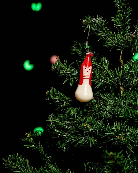 Antique Christmas Dekoracji Szkła Ussr Ciemnym Tle Wielobarwny Bokeh Światła — Zdjęcie stockowe