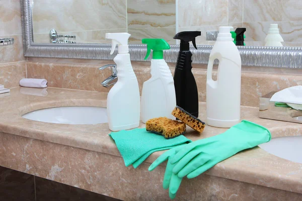 Guantes Artículos Sanitarios Baño Varios Productos Químicos Desinfectantes Copiar Espacio — Foto de Stock