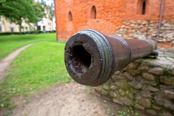 Vieux canon sur les murs — Photo
